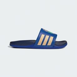 Klapki adilette Comfort 2.0 Włochy. Białe klapki damskie Adidas, bez wzorów, sportowe, bez obcasa, bez zapięcia. Za 219.00 zł.