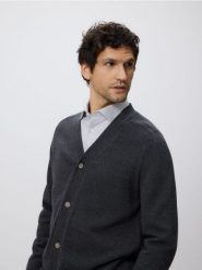 Rozpinany kardigan - beżowy. Brązowe swetry męskie Reserved, l, bez wzorów, z bawełny, bez kołnierzyka, bez ramiączek. Za 139.99 zł.