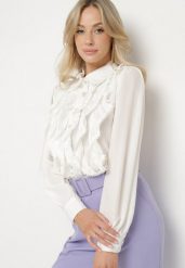 Biała Koszula z Ozdobnymi Guzikami i Falbankami Zdobiona Cyrkoniami Deliael. Białe koszule damskie Born2be, m, z aplikacjami, biznesowe, bez kołnierzyka, bez ramiączek. Za 129.99 zł.