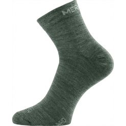 Skarpety merino WHO. Czarne skarpetki damskie LASTING, bez wzorów, z elastanu. Za 51.00 zł.