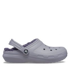 Klapki Crocs. Fioletowe klapki damskie Crocs, bez wzorów, bez obcasa, bez zapięcia. Za 259.99 zł.