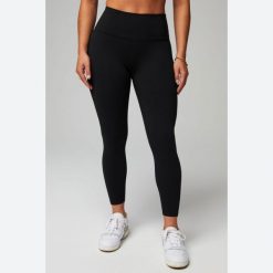 Legginsy 7/8 z wysokim stanem damskie Fabletics Boost. Czarne legginsy damskie FABLETICS, bez wzorów. Za 299.70 zł.