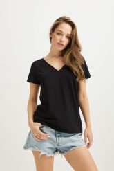 T-SHIRT KLARA CZARNY M - Flawless. Czarne t-shirty damskie Flawless, m, bez wzorów, z bawełny, klasyczne, bez kołnierzyka, bez ramiączek. Za 189.00 zł.