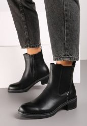 Czarne Botki Sztyblety na Obcasie Ozdobione Nitami Verinete. Czarne botki damskie Born2be, z aplikacjami, z jeansu, eleganckie, bez obcasa, na obcasie, bez zapięcia. Za 139.99 zł.