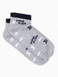 Skarpety męskie krótkie ze wzorem gamingowym - szare V7 U177 - 43/46. Szare skarpety męskie Ombre Clothing, bez wzorów, z bawełny. W wyprzedaży za 3.99 zł.