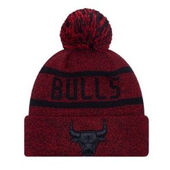 Czapka zimowa New Era NBA Chicago Bulls Jake Bobble Knit 60424795. Czerwone czapki damskie New Era, na zimę, bez wzorów. Za 123.00 zł.