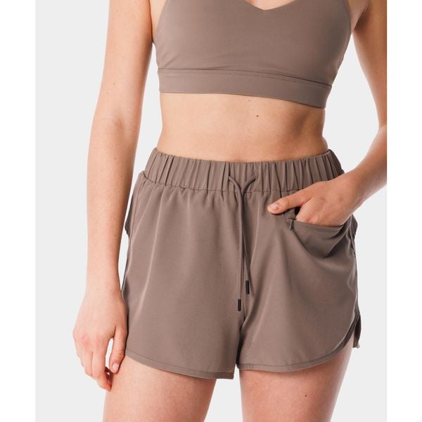 Lekkie szorty dla kobiet sportowe z kieszonką Carpatree Balletcore. Szare obuwie sportowe damskie Carpatree, bez wzorów, bez zapięcia, na fitness i siłownię. Za 179.99 zł.