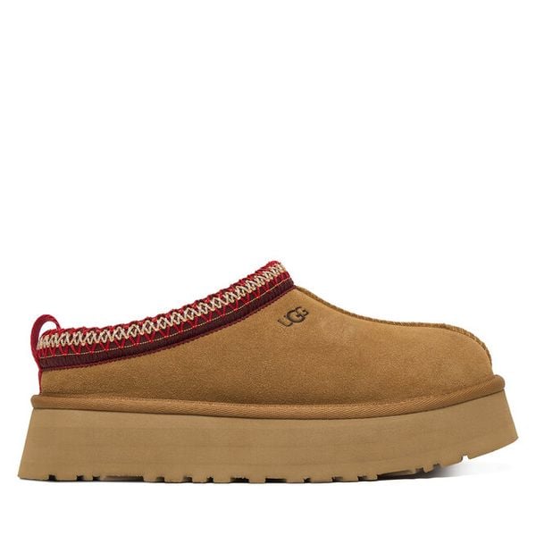 Śniegowce Ugg. Brązowe śniegowce damskie UGG, bez zapięcia. Za 639.99 zł.