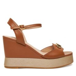 Sandały Liu Jo. Brązowe sandały damskie Liu Jo, bez wzorów, bez obcasa, na koturnie, bez zapięcia. Za 329.99 zł.