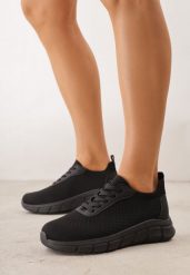 Czarne Minimalistyczne Buty Sportowe z Siateczki na Tłoczonej Podeszwie Zanera. Czarne obuwie sportowe damskie Born2be, bez wzorów, z jeansu, bez zapięcia, na fitness i siłownię. Za 79.99 zł.