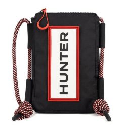 Torebka Hunter. Czarne listonoszki damskie Hunter, bez wzorów, bez dodatków. Za 83.99 zł.