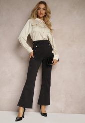 Czarno-Beżowy Kombinezon z Koszulową Górą Zdobiony Wiązaniem i Eleganckimi Guzikami Eliti. Czarne sukienki damskie Renee, do pracy, l, z aplikacjami, biznesowe, bez kołnierzyka, bez ramiączek, koszulowe. Za 139.99 zł.
