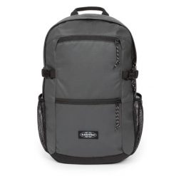 Plecak z kieszenią na bidon i pokrowcem na laptopa Eastpak. Szare plecaki męskie Eastpak, bez wzorów, z materiału, biznesowe. Za 340.30 zł.