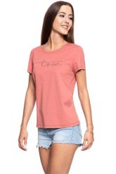 MUSTANG T SHIRT DAMSKI Alina C Print Canyon Rose 1008932 8187. Czerwone t-shirty damskie Mustang, s, bez wzorów, bez kołnierzyka, bez ramiączek. W wyprzedaży za 39.99 zł.