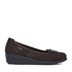 Półbuty Rieker. Brązowe półbuty damskie Rieker, bez wzorów, bez obcasa, na koturnie, bez zapięcia. Za 319.99 zł.
