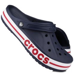 Chodaki klapki sandały sportowe basenowe Crocs CROCBAND. Białe klapki damskie Crocs, bez wzorów, bez zapięcia, trekkingowe. W wyprzedaży za 219.00 zł.