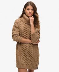 Superdry Sukienka Sweter z Golfem Cable. Brązowe swetry nierozpinane damskie Superdry, bez wzorów, z wełny, bez kołnierzyka, bez ramiączek. Za 451.80 zł.