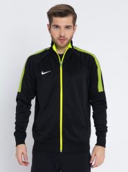 Nike Bluza męska Team Club Trainer czarna r. S (658683-011). Czarne bluzy męskie Nike, m, bez wzorów, bez ramiączek, bez kaptura. Za 215.87 zł.