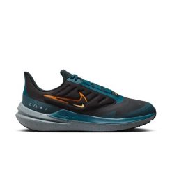 Buty do biegania męskie Nike Air Winflo 9 Shield. Czarne buty sportowe męskie Nike, bez wzorów, bez zapięcia, do biegania. Za 399.99 zł.