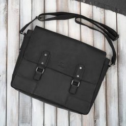 Torba skórzana męska na ramię na laptopa czarna vintage Paolo Peruzzi SL-09-BL. Czarne torby na laptopa damskie bez wzorów, z materiału. Za 329.00 zł.