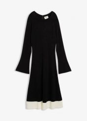 Sukienka dzianinowa z mieszanki wiskozy z kontrastowymi detalami. Czarne sukienki damskie bonprix, bez wzorów, z dzianiny, bez kołnierzyka, bez ramiączek, maxi. Za 147.99 zł.