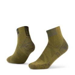 Skarpety biegowe Buff Coolnet Quarter Sock CQ. Zielone skarpety męskie Buff, bez wzorów, z elastanu. Za 98.99 zł.