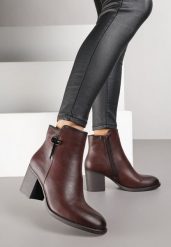 Bordowe Botki na Obcasie Typu Słupek z Metalowym Zdobieniem Hanilena. Czerwone botki damskie Renee, z aplikacjami, z jeansu, eleganckie, bez obcasa, na obcasie, bez zapięcia. Za 179.99 zł.