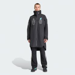 Parka Mercedes - Amg Petronas Formula 1 Team Engineers Rain. Czarne parki męskie Adidas, bez wzorów, bez kołnierzyka, bez kaptura. Za 1,299.00 zł.