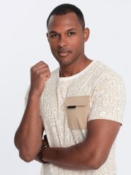 Bawełniany męski t-shirt z literowym printem i kieszonką – kremowo-brązowy V1 OM-TSFP-0188 - XL. Brązowe t-shirty męskie Ombre Clothing, l, bez wzorów, z bawełny, bez kołnierzyka, bez ramiączek. W wyprzedaży za 29.99 zł.