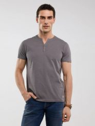 Koszulka męska z guzikami szara Alanco 903. Szare t-shirty męskie BIG STAR, l, z aplikacjami, z bawełny, bez kołnierzyka, bez ramiączek. W wyprzedaży za 39.99 zł.