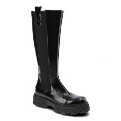 Czarne Kozaki Damskie Nessi Modne Skórzane Buty. Czarne kozaki damskie Nessi, bez wzorów, z gumy, bez obcasa, na obcasie, bez zapięcia. Za 369.00 zł.