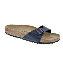 Klapki damskie Birkenstock Madrid BS. Czarne klapki damskie Birkenstock, bez wzorów, z materiału, sportowe, bez obcasa, bez zapięcia. Za 363.00 zł.