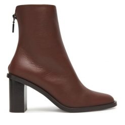 Botki Max Mara. Brązowe botki damskie Max Mara, bez wzorów, bez obcasa, na słupku, bez zapięcia. Za 4,059.00 zł.