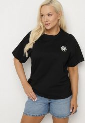 Czarny T-shirt z Bawełny z Naszywką Kwiatu Firirene. Czarne t-shirty damskie Born2be, l, z aplikacjami, z bawełny, eleganckie, bez kołnierzyka, bez ramiączek. Za 49.99 zł.