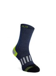 Skarpety turystyczne CMP Trekking Sock Low Microlon. Niebieskie skarpety męskie CMP, bez wzorów, z materiału. Za 54.39 zł.