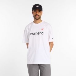 Koszulka męska New Balance Numeric MT53704WT – biała. Białe koszulki sportowe męskie New Balance, m, bez wzorów, z bawełny, bez ramiączek. Za 129.99 zł.