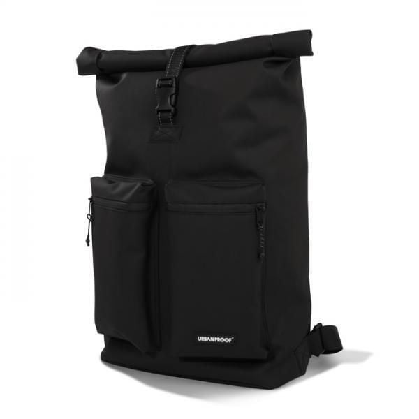 Plecak rolltop Urban Proof. Czarne plecaki męskie URBAN PROOF, bez wzorów, z materiału. Za 348.49 zł.