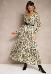 Zielona Kopertowa Sukienka z Falbankami Ozdobiona Paskiem z Klamrą Rinnessa. Zielone sukienki damskie Renee, na co dzień, l, bez wzorów, eleganckie, bez kołnierzyka, bez ramiączek, maxi, kopertowe. Za 119.99 zł.