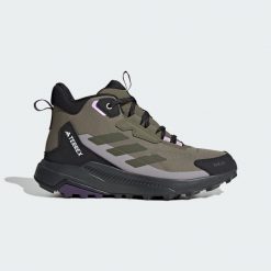 Buty Terrex Anylander Mid Rain.Rdy Hiking. Brązowe obuwie trekkingowe damskie Adidas, z materiału, bez zapięcia. Za 439.00 zł.
