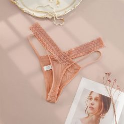 Majtki z koronką dla kobiet Imran. Czerwone majtki damskie Intica, z koronki. Za 59.00 zł.