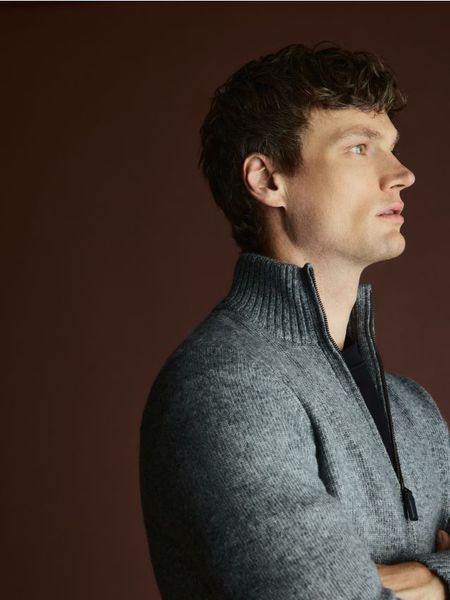 Sweter z golfem z domieszką wełny - szary. Szare swetry męskie Reserved, l, bez wzorów, z dzianiny, bez kołnierzyka, bez ramiączek. Za 169.99 zł.