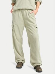 Billabong Spodnie dresowe Winter Camp EBJFB03001 Zielony Loose Fit. Zielone spodnie dresowe damskie Billabong, bez wzorów, z dresówki. Za 319.99 zł.