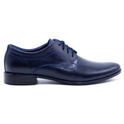 Lukas Buty męskie wizytowe 108 granatowe niebieskie. Niebieskie buty wizytowe męskie bez wzorów, ze skóry, bez obcasa, bez zapięcia. Za 367.89 zł.