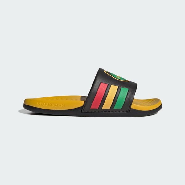 Klapki adilette Comfort 2.0 Jamajka. Białe klapki damskie Adidas, bez wzorów, z syntetyku, bez zapięcia. Za 219.00 zł.