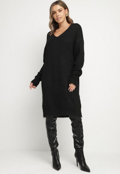 Czarna Dzianinowa Sukienka z Domieszką Wełny o Pudełkowym Kroju Esmerea. Czarne sukienki damskie Born2be, na co dzień, plus size, bez wzorów, z dzianiny, klasyczne, bez kołnierzyka, plus size, bez ramiączek. Za 139.99 zł.