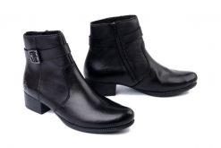 RIEKER 78664-00 black, botki damskie. Czarne botki damskie Rieker, bez wzorów, bez obcasa, na obcasie, bez zapięcia. Za 311.92 zł.