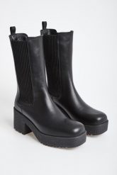 Botki damskie Guglia WEEKEND MAX MARA. Botki damskie Weekend Max Mara, bez wzorów, bez obcasa, bez zapięcia. W wyprzedaży za 1,147.30 zł.