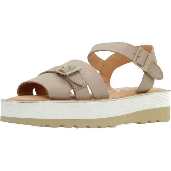 Sandały KICKERS 931620 50 Brązowy. Brązowe sandały damskie Kickers, bez wzorów, ze skóry, bez obcasa, bez zapięcia. Za 237.99 zł.