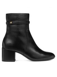 Geox Botki D Eleana D56TWC 00085 C9999 Czarny. Czarne botki damskie Geox, bez wzorów, ze skóry, bez obcasa, na słupku, bez zapięcia. Za 479.99 zł.