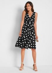 Sukienka shirtowa w groszki. Czarne sukienki damskie bonprix, bez wzorów, bez kołnierzyka, bez ramiączek, dopasowane. Za 129.99 zł.